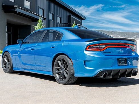 Used 2018 Dodge Charger R/T Scat Pack RWD image 2
