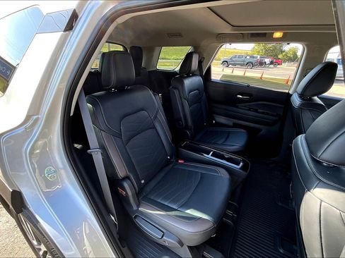 Used 2022 Nissan Pathfinder Platinum w/ Cargo Package image 29