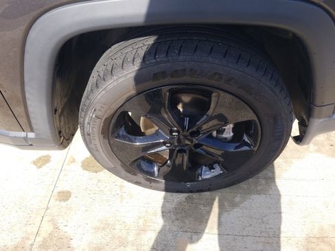 Used 2020 Jeep Compass Latitude image 24