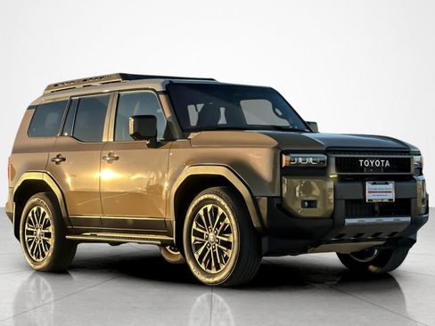 Used 2025 Toyota Land Cruiser image 7