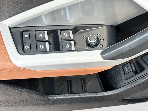 Used 2024 Audi Q3 2.0T Premium Plus image 17