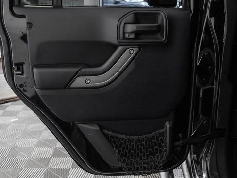 Used 2016 Jeep Wrangler Unlimited Sport AWD/4WD image 38