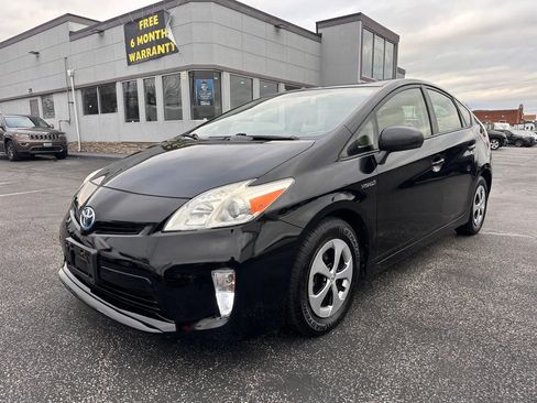 Used 2014 Toyota Prius Two image 1