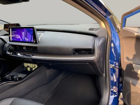 Used 2024 Toyota Prius XLE AWD/4WD image 19