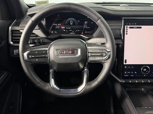 Used 2025 GMC Acadia Elevation image 16