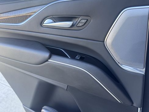 Used 2024 Cadillac Escalade Sport Platinum w/ LPO, ONYX Package image 19