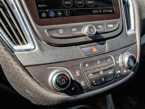 Used 2019 Chevrolet Malibu LT FWD image 16