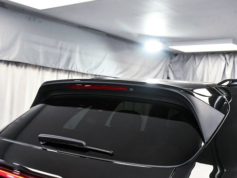 Used 2024 Porsche Cayenne AWD/4WD image 78