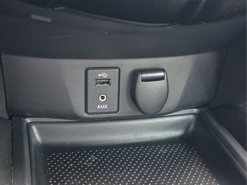 Used 2016 Nissan Rogue S AWD/4WD image 26