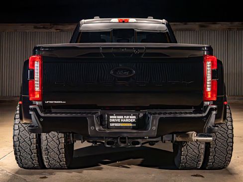 Used 2023 Ford F350 Lariat w/ Lariat Ultimate Package AWD/4WD image 8