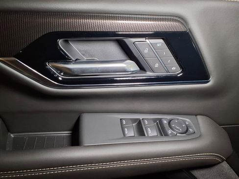 New 2026 GMC Yukon XL Elevation image 16