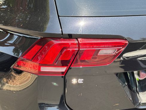 Used 2024 Volkswagen Tiguan SE AWD/4WD image 29