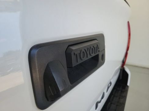Used 2021 Toyota Tacoma SR AWD/4WD image 10