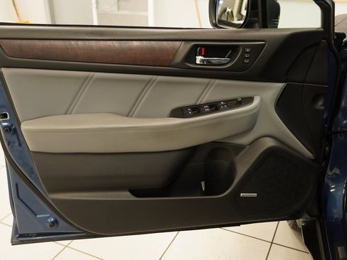 Used 2019 Subaru Outback 2.5i Limited w/ Popular Package #2 image 18