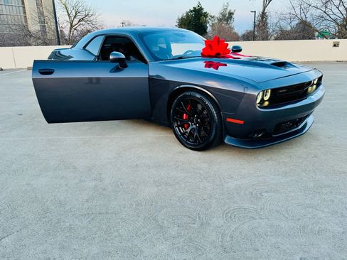 Used 2016 Dodge Challenger SRT w/ Technology Group image 47