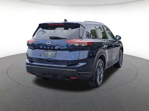 Used 2025 Nissan Rogue SV w/ SV Premium Package FWD image 5