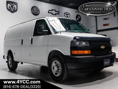 Used 2018 Chevrolet Express 2500 image 1