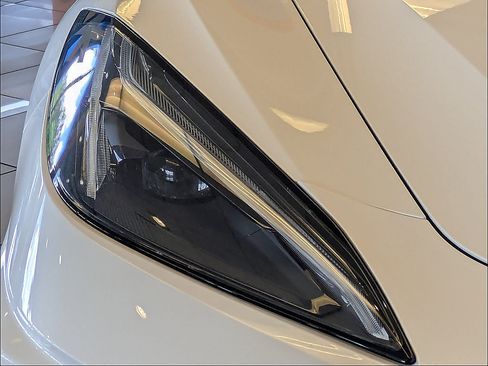 Used 2023 Chevrolet Corvette Stingray Premium Conv w/ Z51 Performance Package RWD image 16