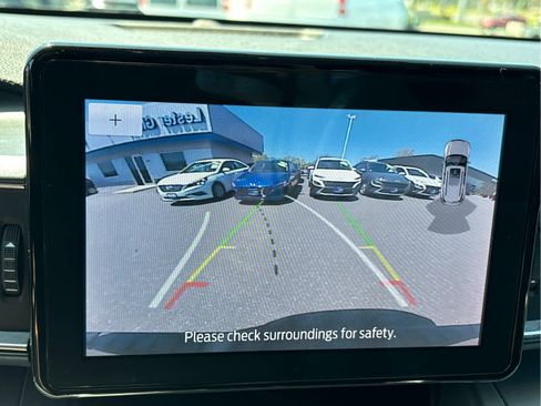Used 2021 Ford Explorer XLT w/ Equipment Group 202A AWD/4WD image 15
