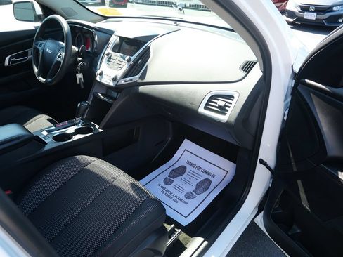 Used 2017 GMC Terrain SLE FWD image 17