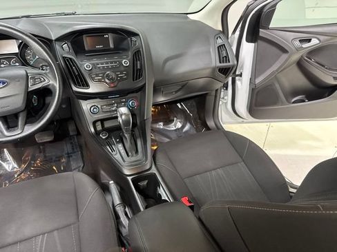 Used 2016 Ford Focus SE FWD image 19