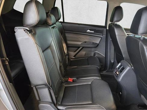 Used 2021 Volkswagen Atlas SE FWD image 18