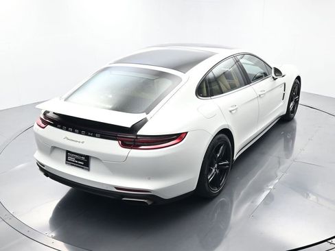 Used 2018 Porsche Panamera 4 image 39