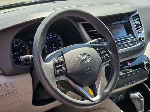 Used 2017 Hyundai Tucson SE w/ SE Popular Package 02 FWD image 19