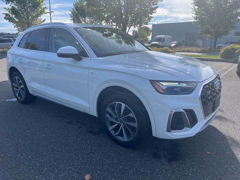 Used 2023 Audi Q5 2.0T Premium Plus w/ Premium Plus Package AWD/4WD image 3
