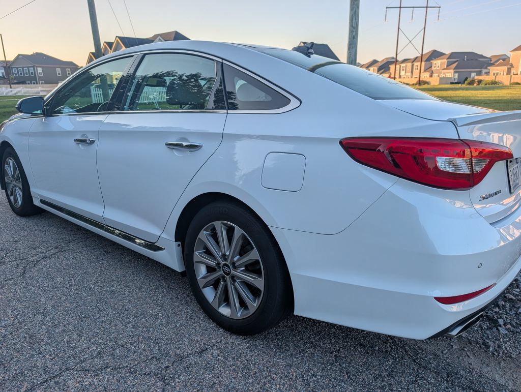 Used 2016 Hyundai Sonata Limited w/ Option Group 05 FWD image 3