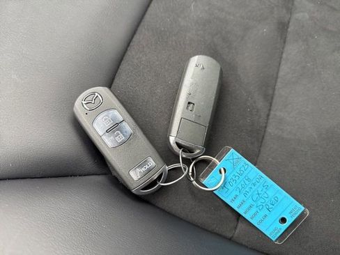 Used 2018 MAZDA CX-5 Touring image 32