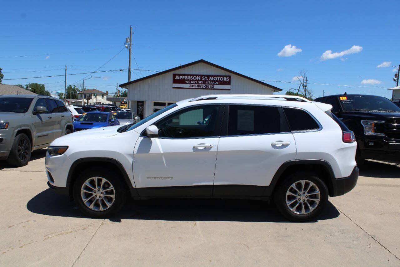 Used 2019 Jeep Cherokee Latitude w/ Popular Appearance Group AWD/4WD image 1