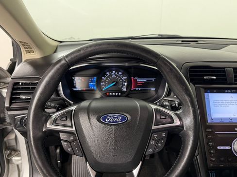 Used 2019 Ford Fusion Titanium image 17