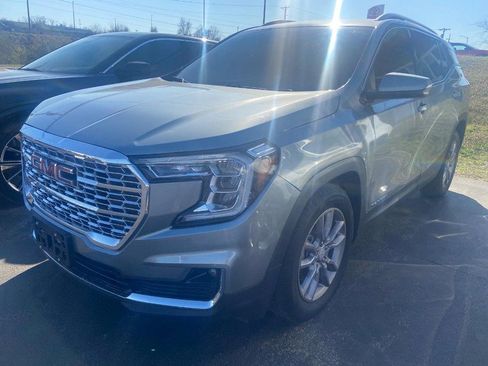 Used 2024 GMC Terrain SLT image 4