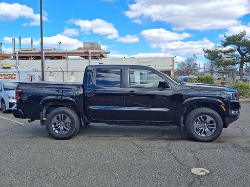 Used 2025 Nissan Frontier SV w/ SV Convenience Package image 8