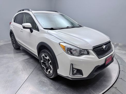 Used 2016 Subaru Crosstrek 2.0i Limited AWD/4WD image 3