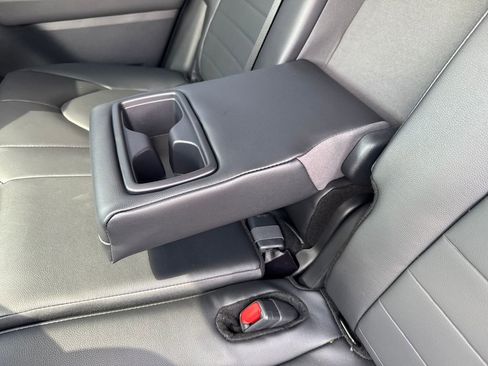 Used 2026 Toyota Highlander XLE image 37