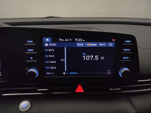 Used 2023 Hyundai Elantra SEL FWD image 25