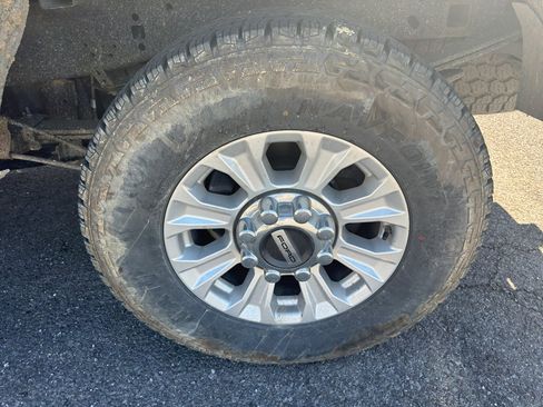 Used 2020 Ford F250 XLT w/ XLT Value Package image 9