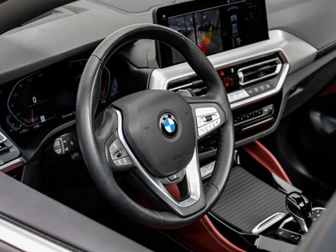 Used 2025 BMW X4 xDrive30i w/ Premium Package image 19