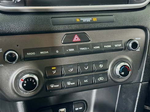 Used 2022 Kia Sportage LX image 15