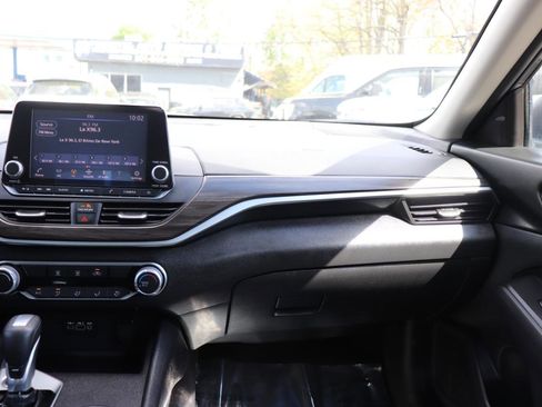 Used 2025 Nissan Altima 2.5 SV image 18