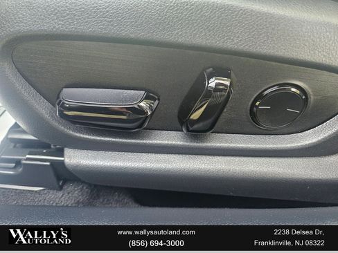 Used 2022 Lexus ES 300h w/ Premium Package image 7