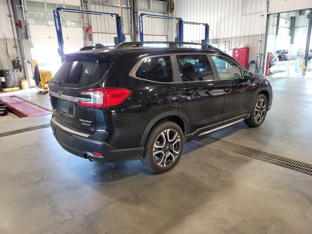 Used 2024 Subaru Ascent Limited w/ Technology Package AWD/4WD image 7