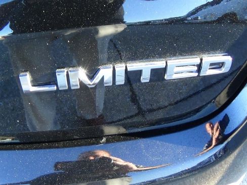 Certified 2024 Jeep Compass Limited w/ Sun and Sound Group image 11