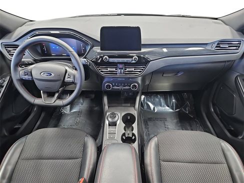 Used 2025 Ford Escape ST-Line image 9
