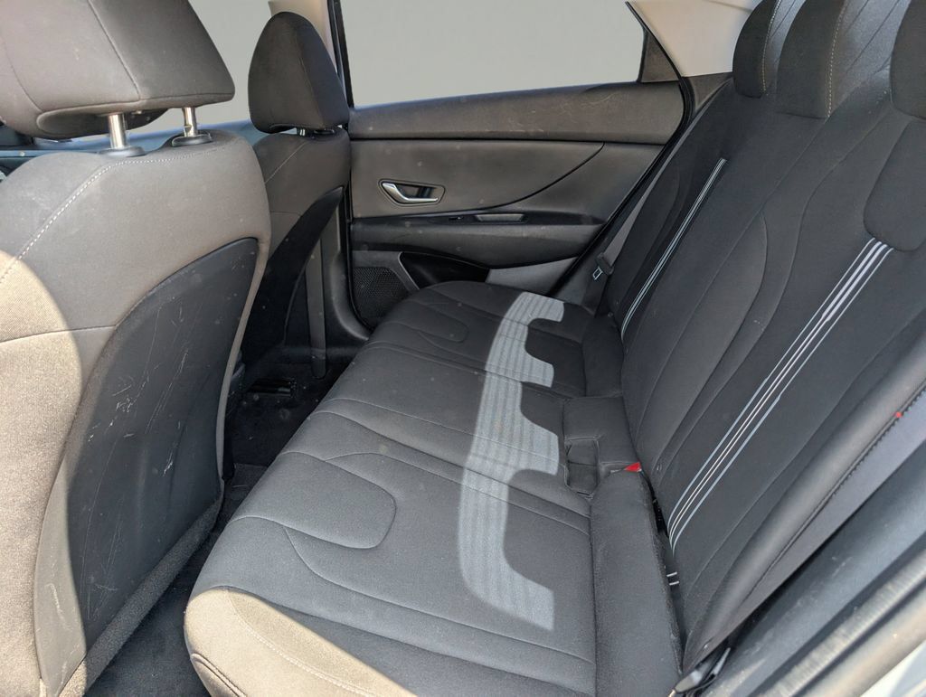 Used 2022 Hyundai Elantra SEL w/ Cargo Package FWD image 14