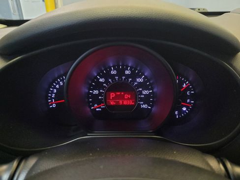 Used 2018 Kia Soul FWD image 23