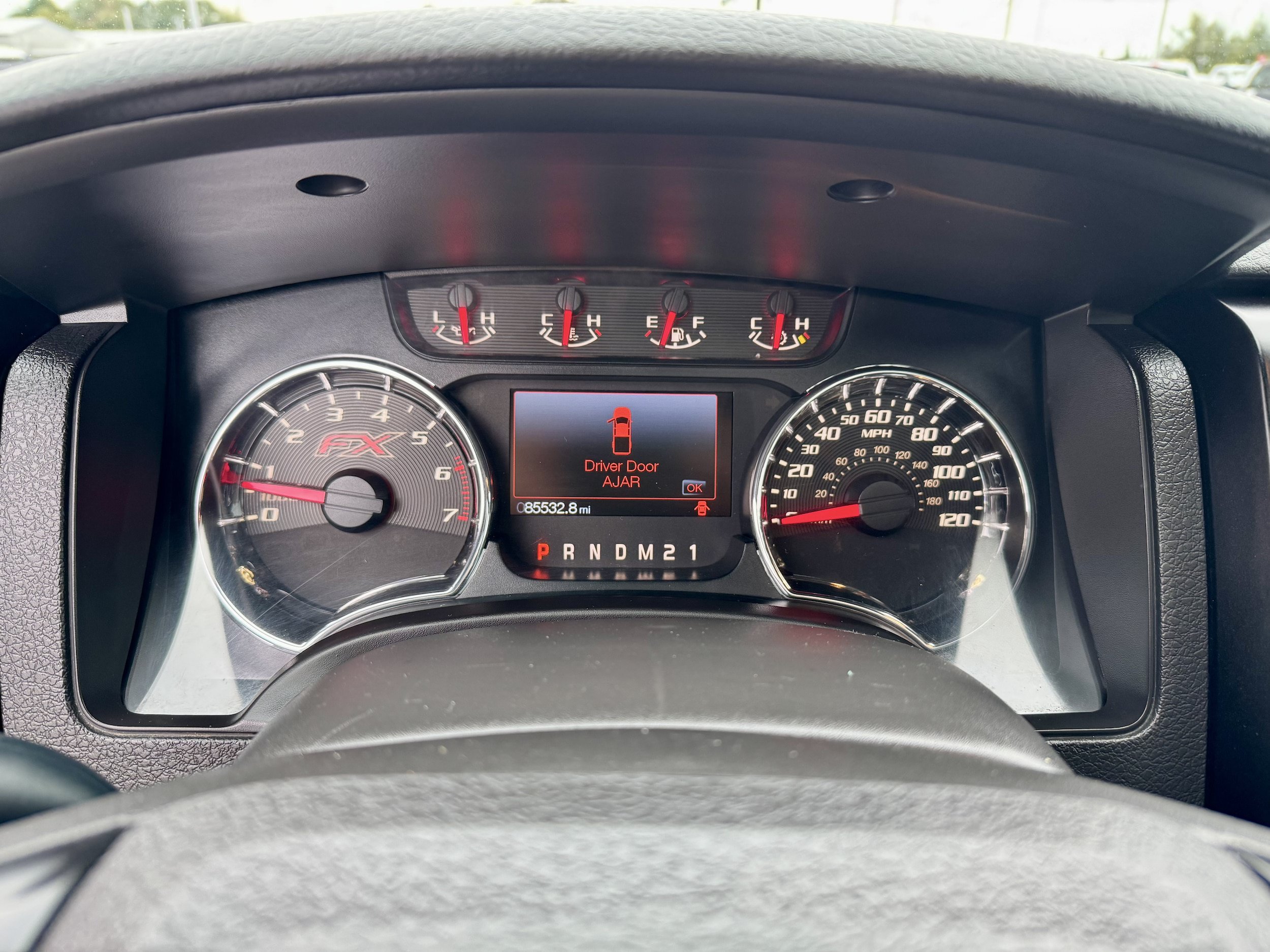 Used 2014 Ford F150 FX4 w/ Equipment Group 402A Luxury AWD/4WD image 16