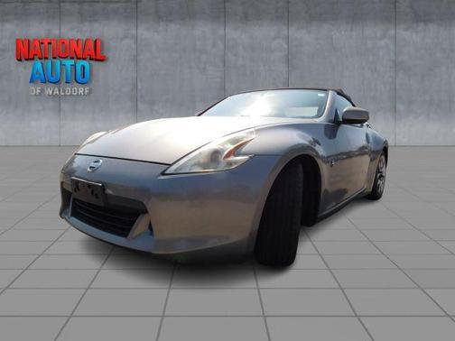 Used 2010 Nissan 370Z Touring RWD image 3